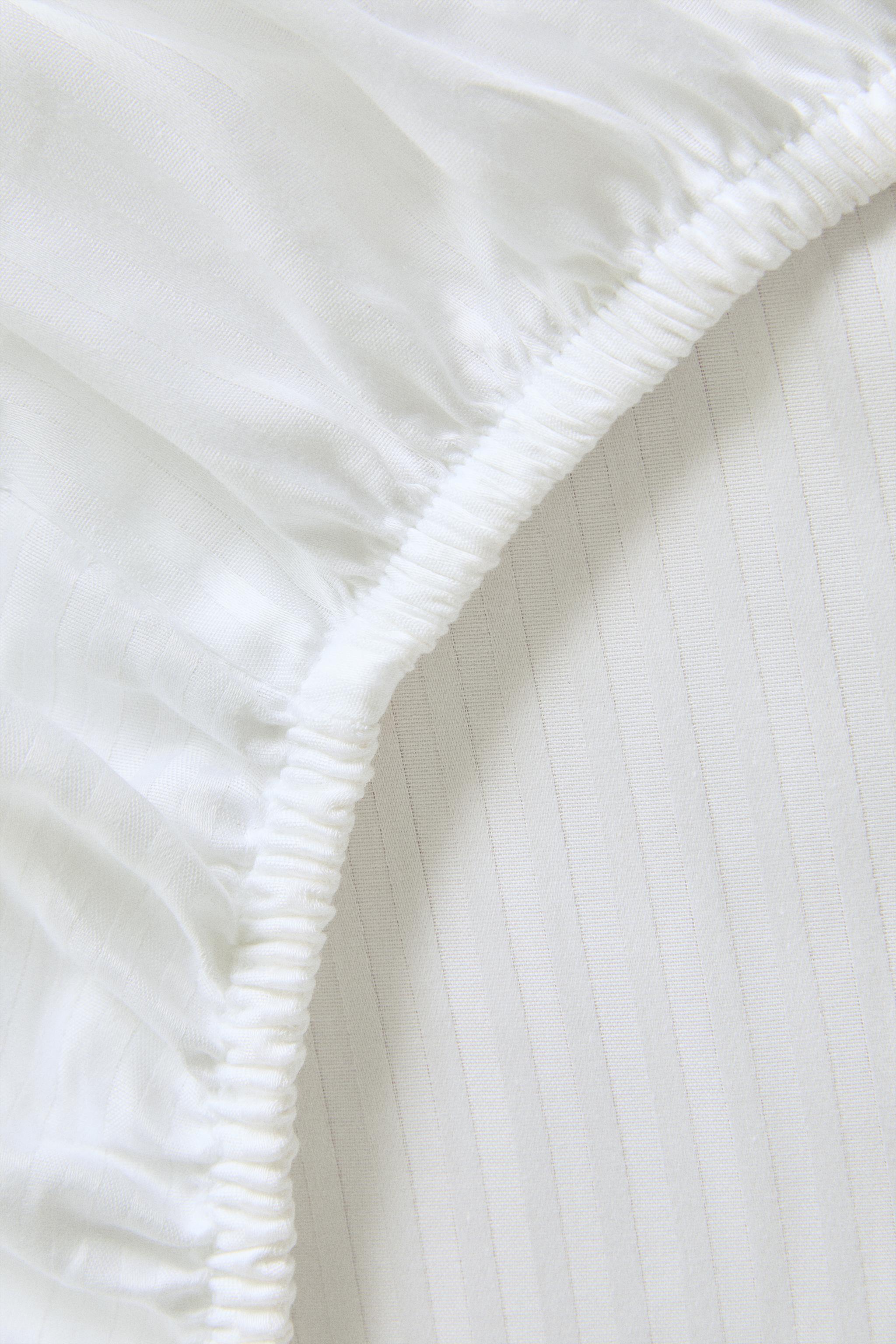 STRIPED COTTON MATTRESS PROTECTOR